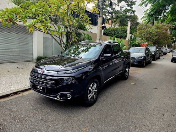 FIAT TORO 2.0 16V TURBO DIESEL VOLCANO 4WD AT9 FIAT TORO 2.0 16V TURBO DIESEL VOLCANO 4WD AT9
